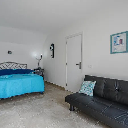 Two Bedrooms With Ocean Views Apartment