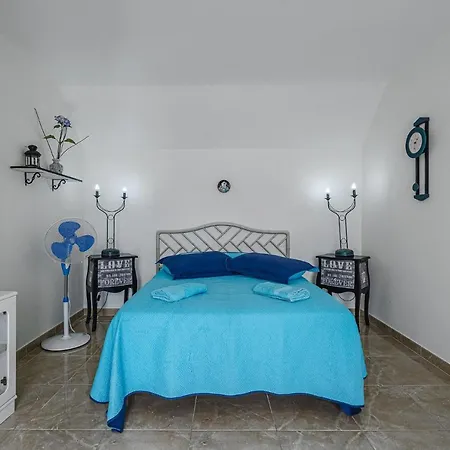 Apartment Two Bedrooms With Ocean Views