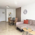 Two Bedrooms With Ocean Views * 美洲海滩