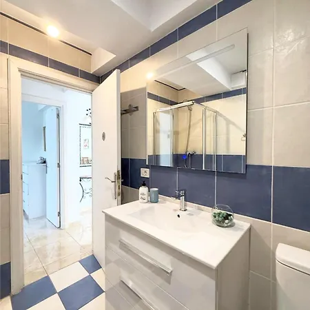Апартаменты Two Bedrooms With Ocean Views