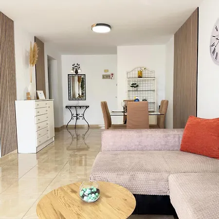 Апартаменты Two Bedrooms With Ocean Views Плая-де-лас-Америкас